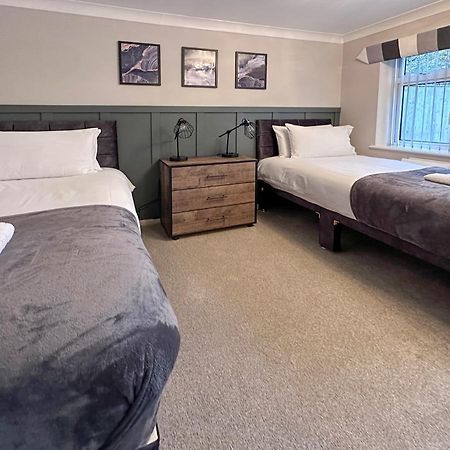 Blunsdon Lodge - Spacious Bungalow, High Speed Wi-Fi, Free Private Parking, Garden Swindon Ngoại thất bức ảnh