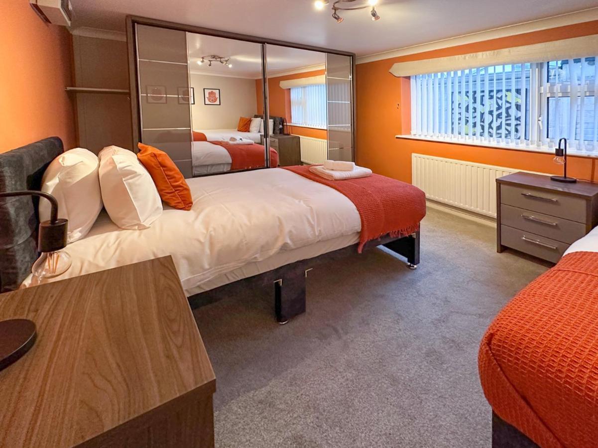 Blunsdon Lodge - Spacious Bungalow, High Speed Wi-Fi, Free Private Parking, Garden Swindon Ngoại thất bức ảnh